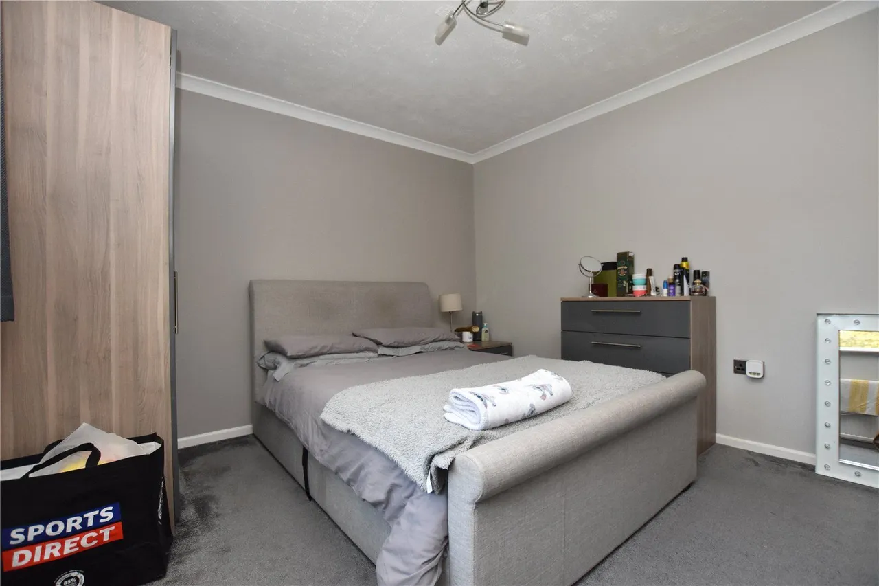 Clough Drive, Birstall, WF17, photo 6