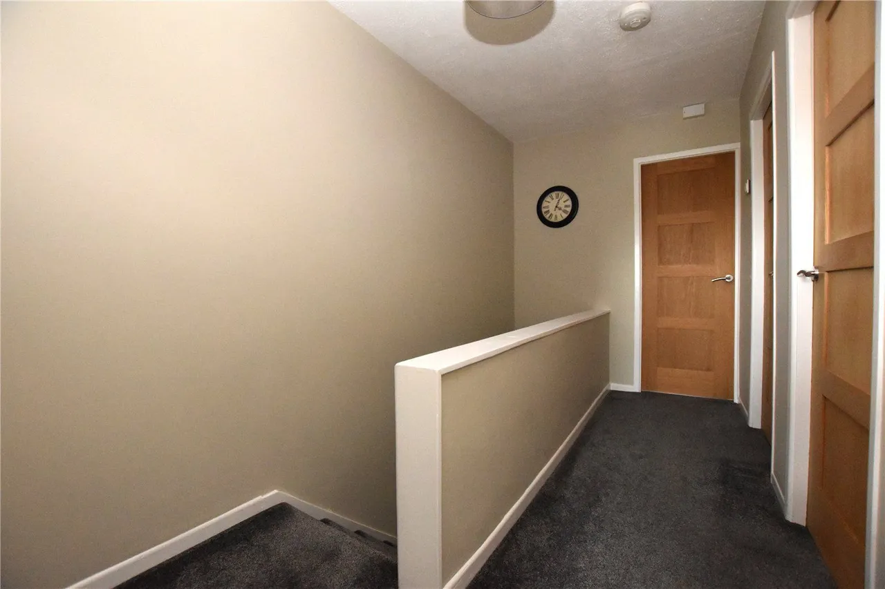 Clough Drive, Birstall, WF17, photo 14