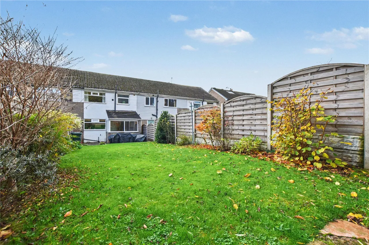 Clough Drive, Birstall, WF17, photo 9