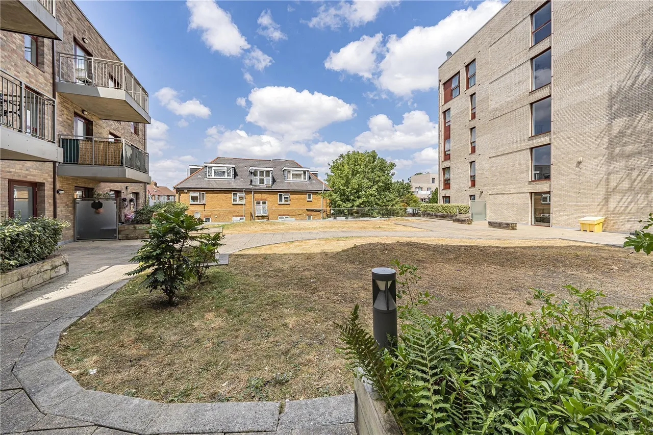 London Road, Isleworth, TW7, photo 11