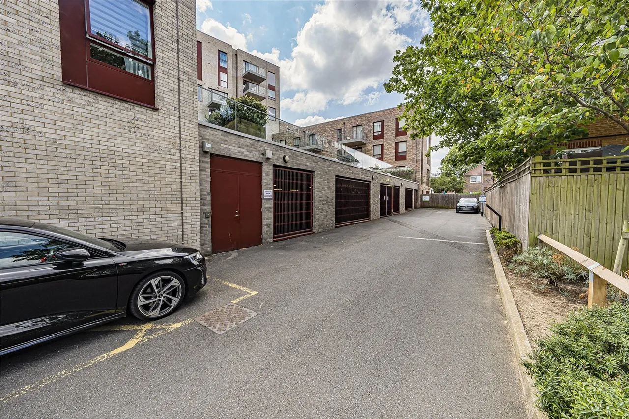 London Road, Isleworth, TW7, photo 13