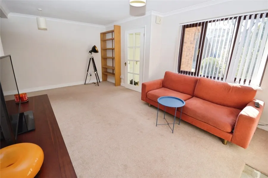 with 3 bedrooms in Bishop's Stortford, CM23, photo 4