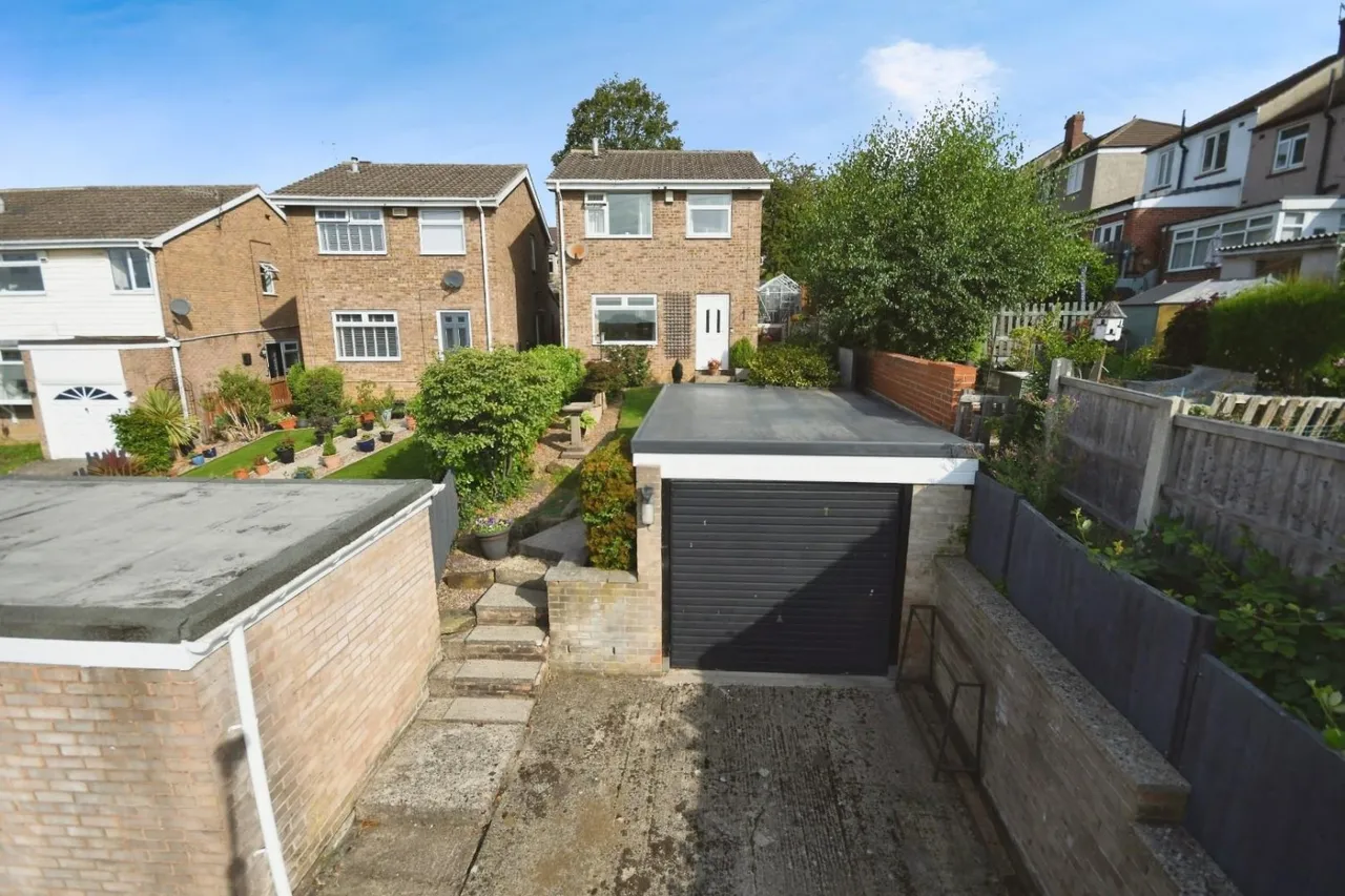 3 bed house for sale — Alney Place, Birley Carr, S6