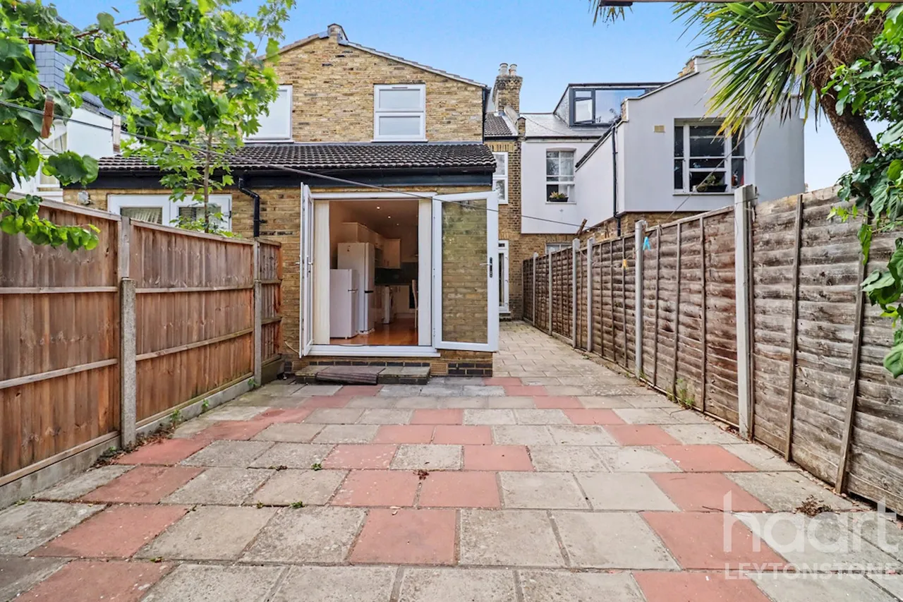 Selby Road, London, E11, photo 19
