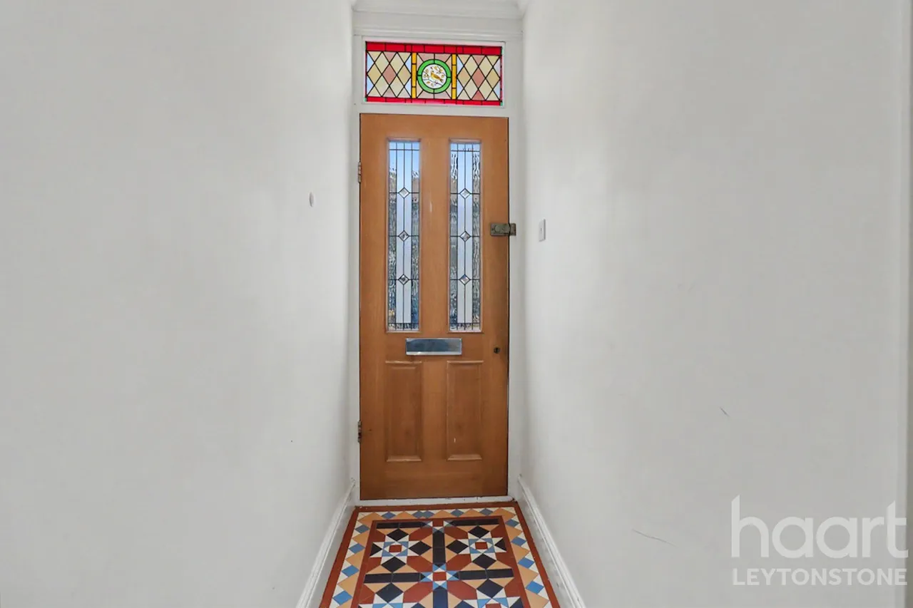 Selby Road, London, E11, photo 10
