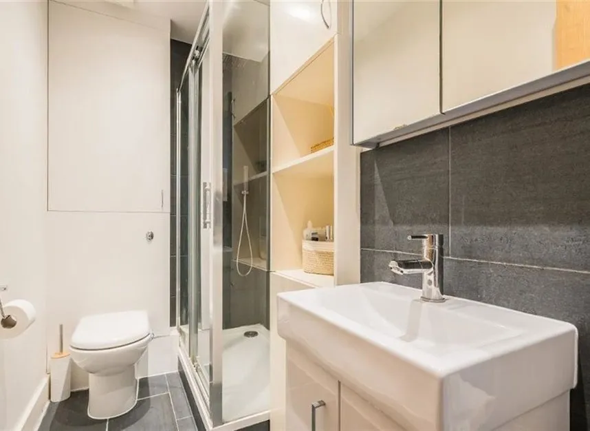 Commercial Road, Aldgate East, E1, photo 6