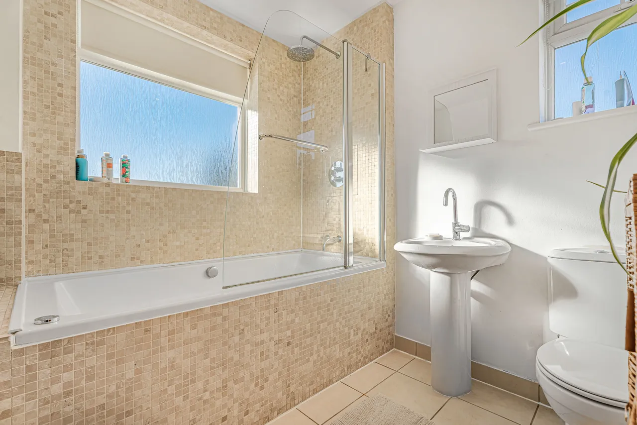 Park Avenue, Whitton, TW3, photo 5