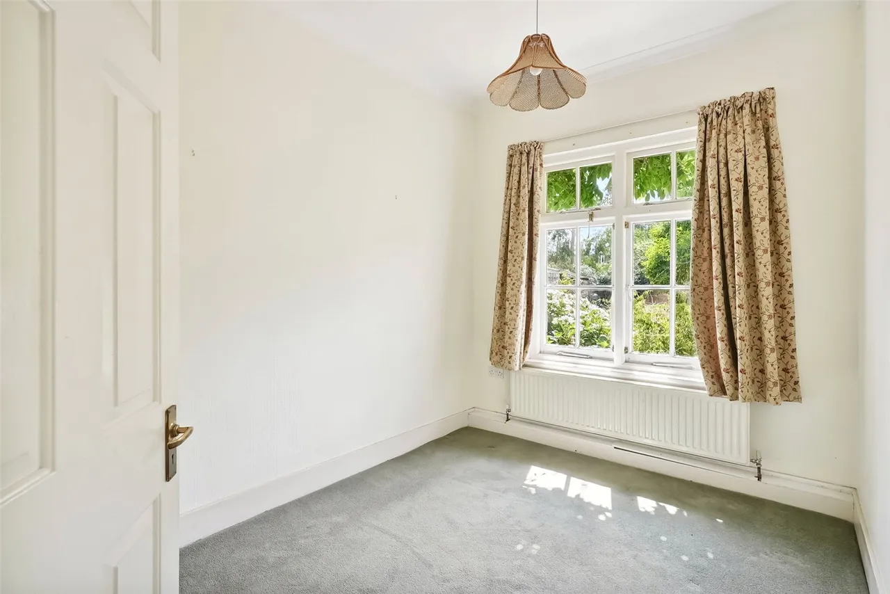 Wensleydale Road, Hampton, TW12 2LP, photo 12