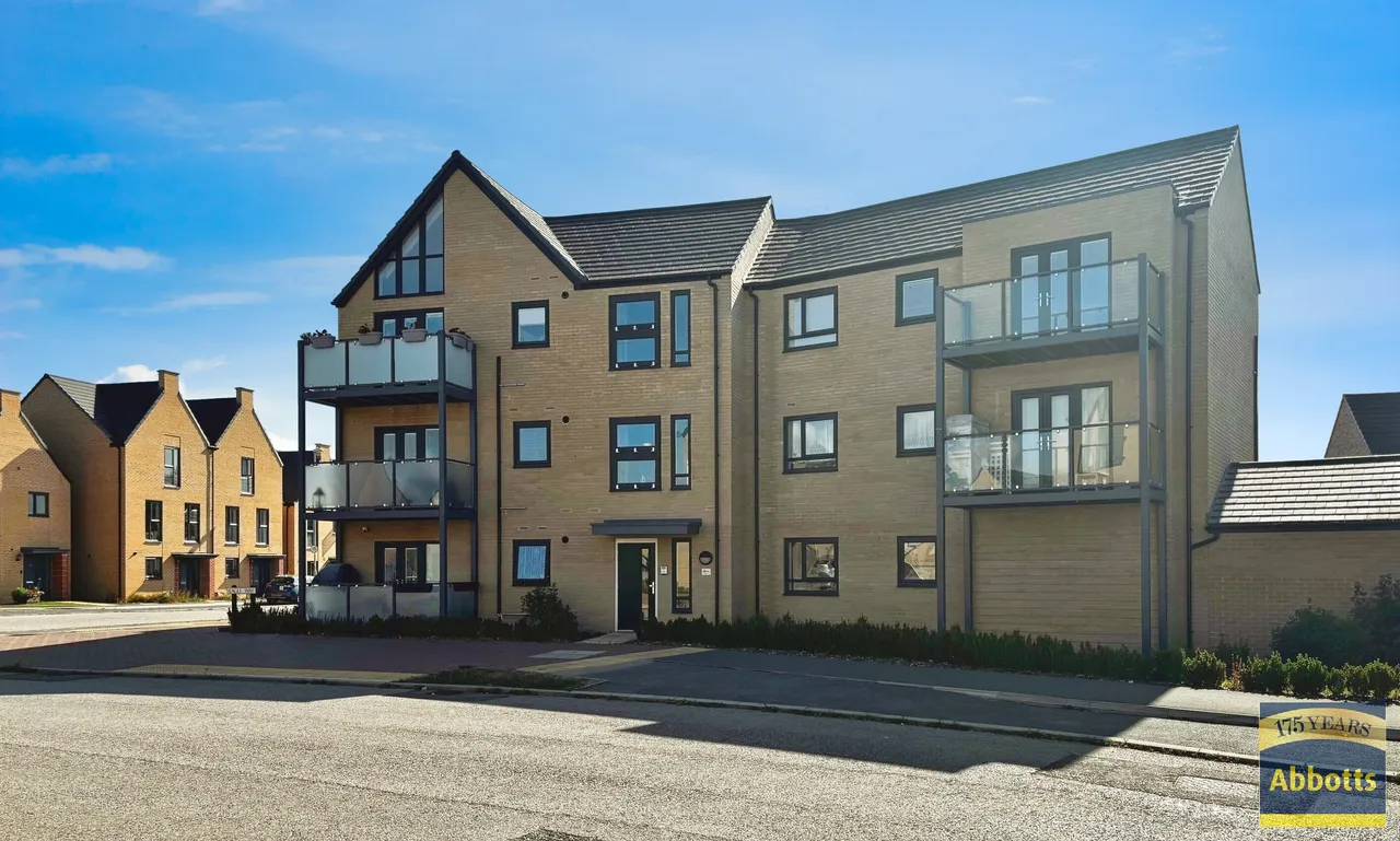 2 bed flat to rent — Eagle Way, Cambridge, CB24 1DR