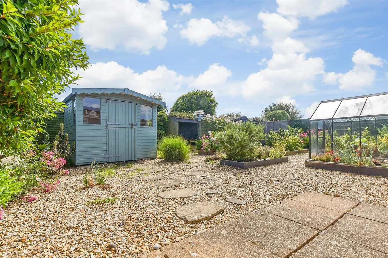 Redlake Road, Freshwater, PO40, photo 8
