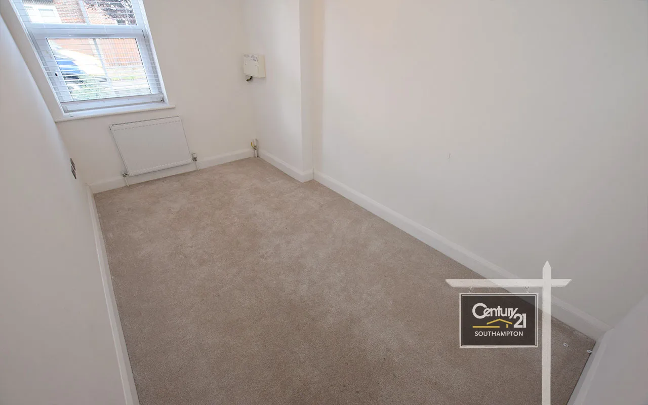Swaythling Road, West End, SO30, photo 4