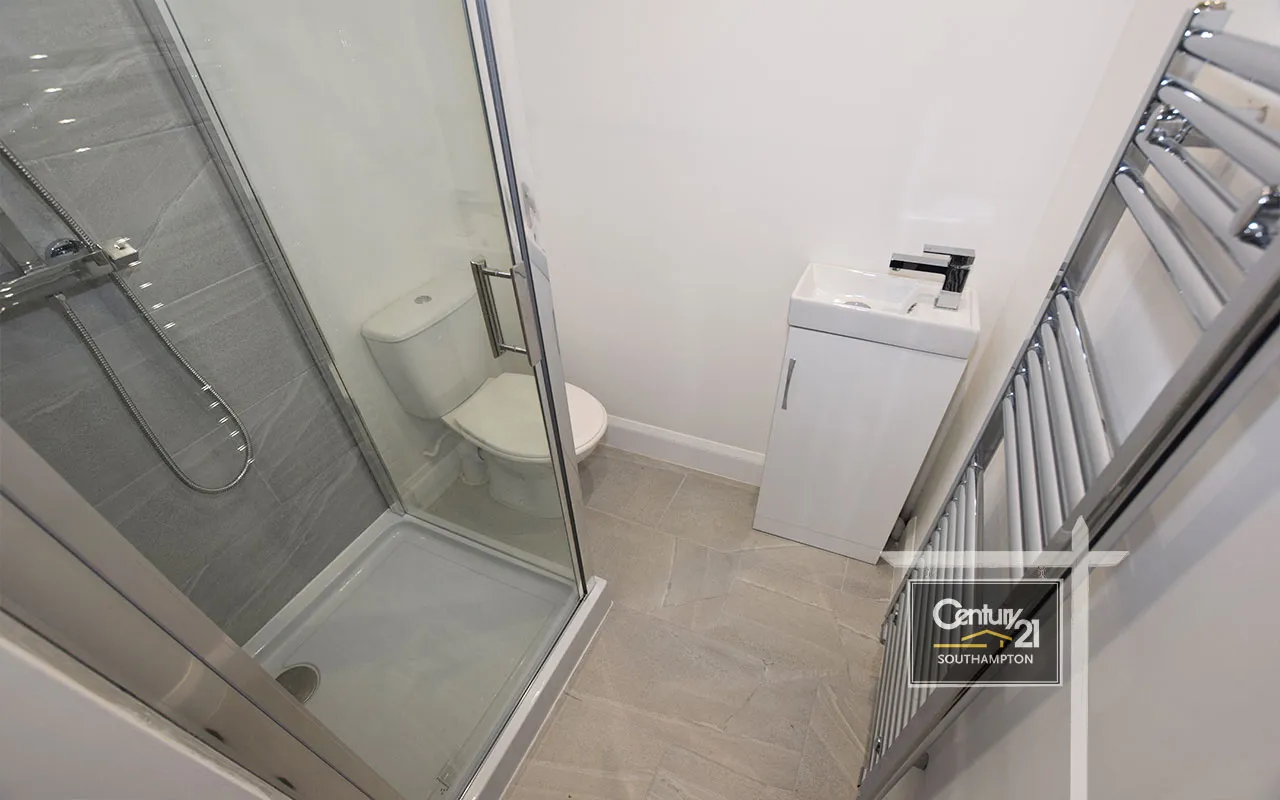 Swaythling Road, West End, SO30, photo 5