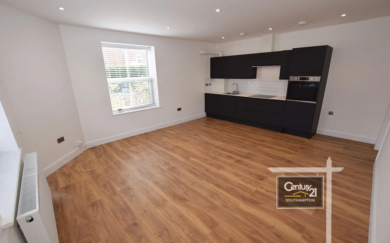Swaythling Road, West End, SO30, photo 2