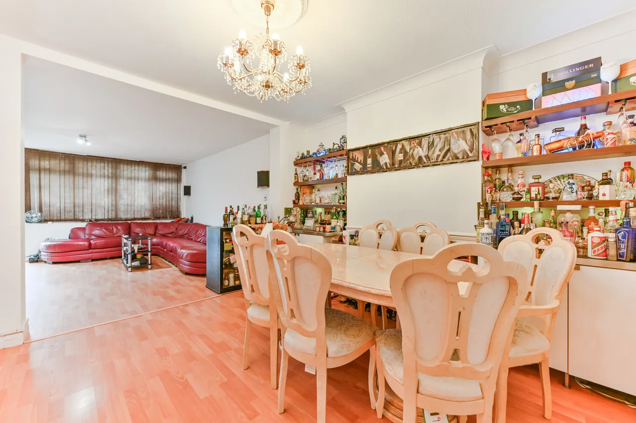 24 Pollards Hill South, London, photo 6