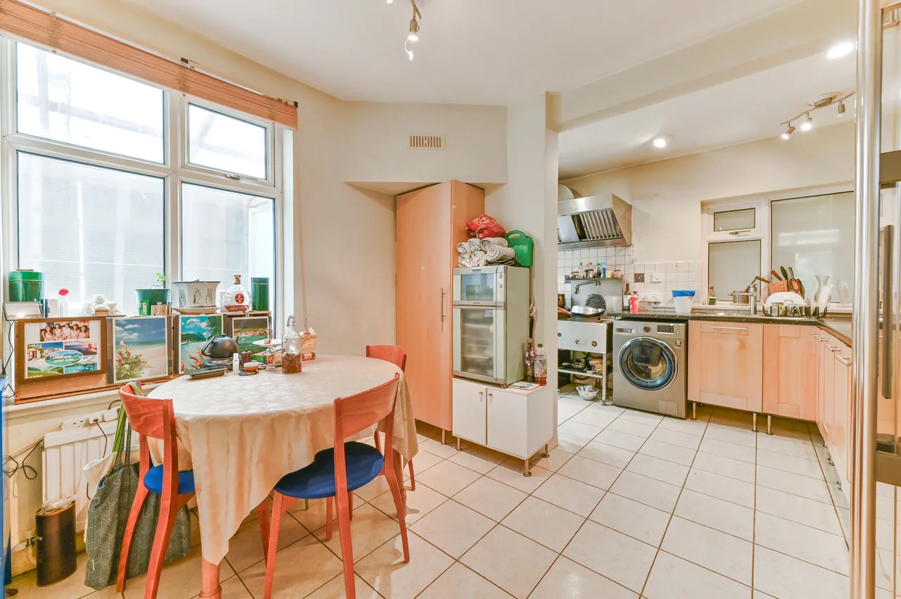 24 Pollards Hill South, London, photo 7