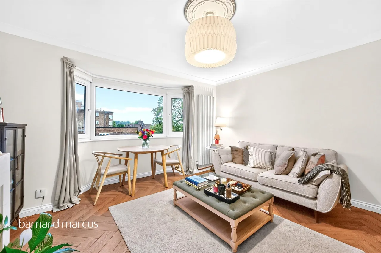 South Bank, Surbiton, KT6, photo 4