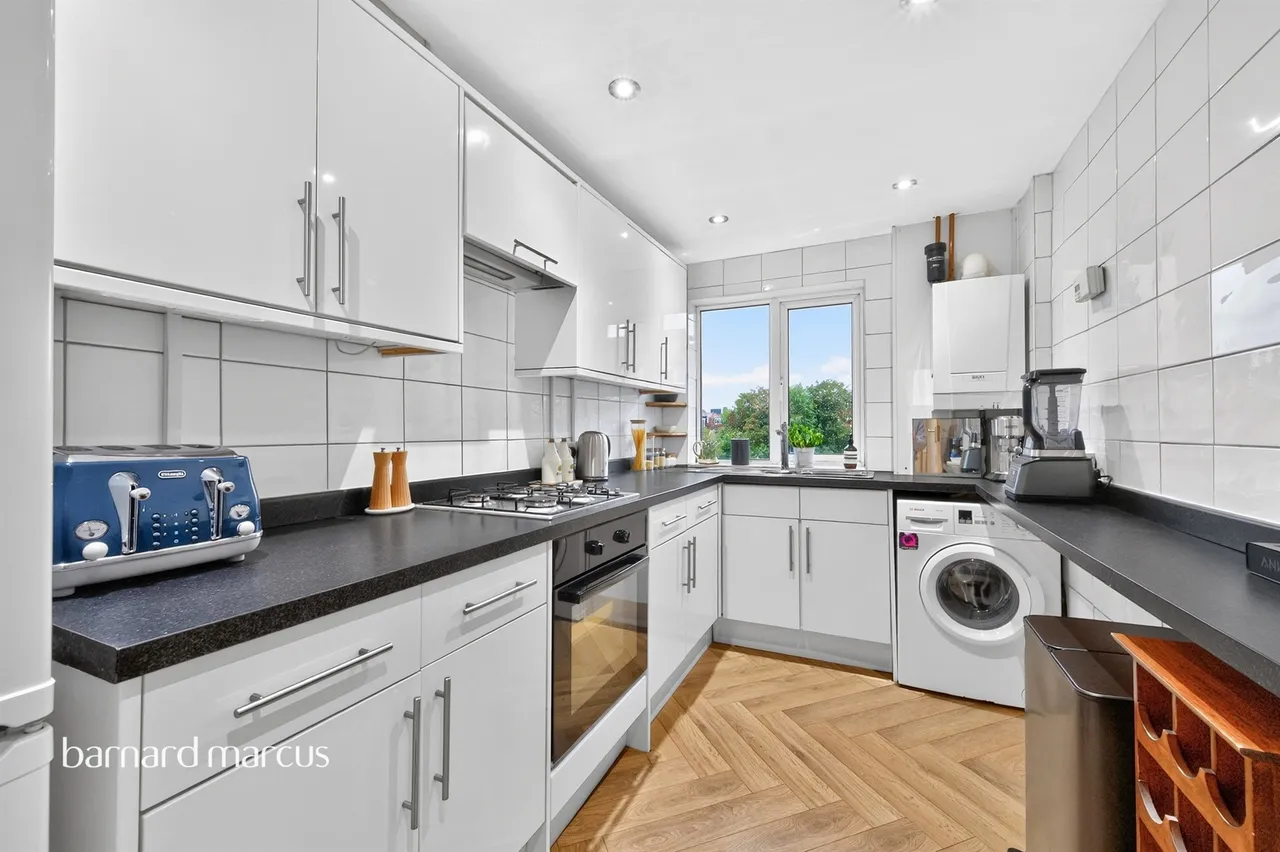 South Bank, Surbiton, KT6, photo 5