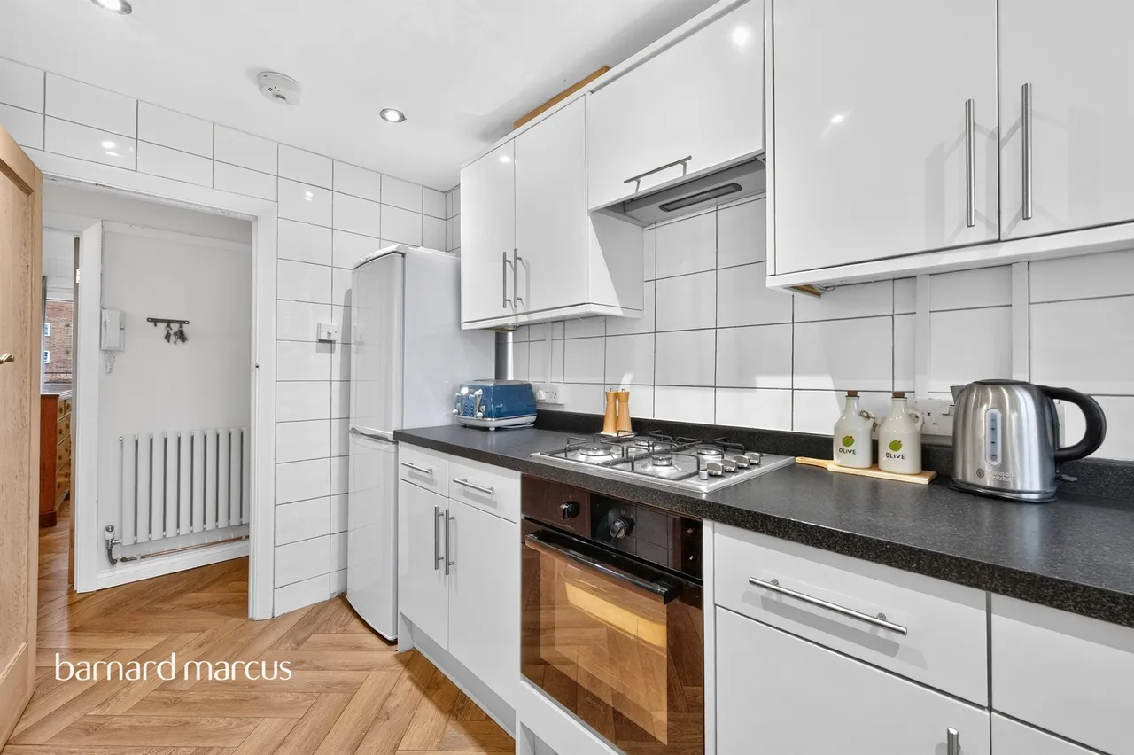 South Bank, Surbiton, KT6, photo 6