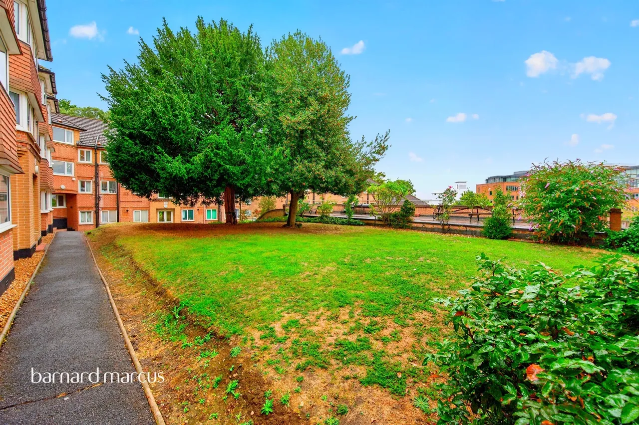 South Bank, Surbiton, KT6, photo 7