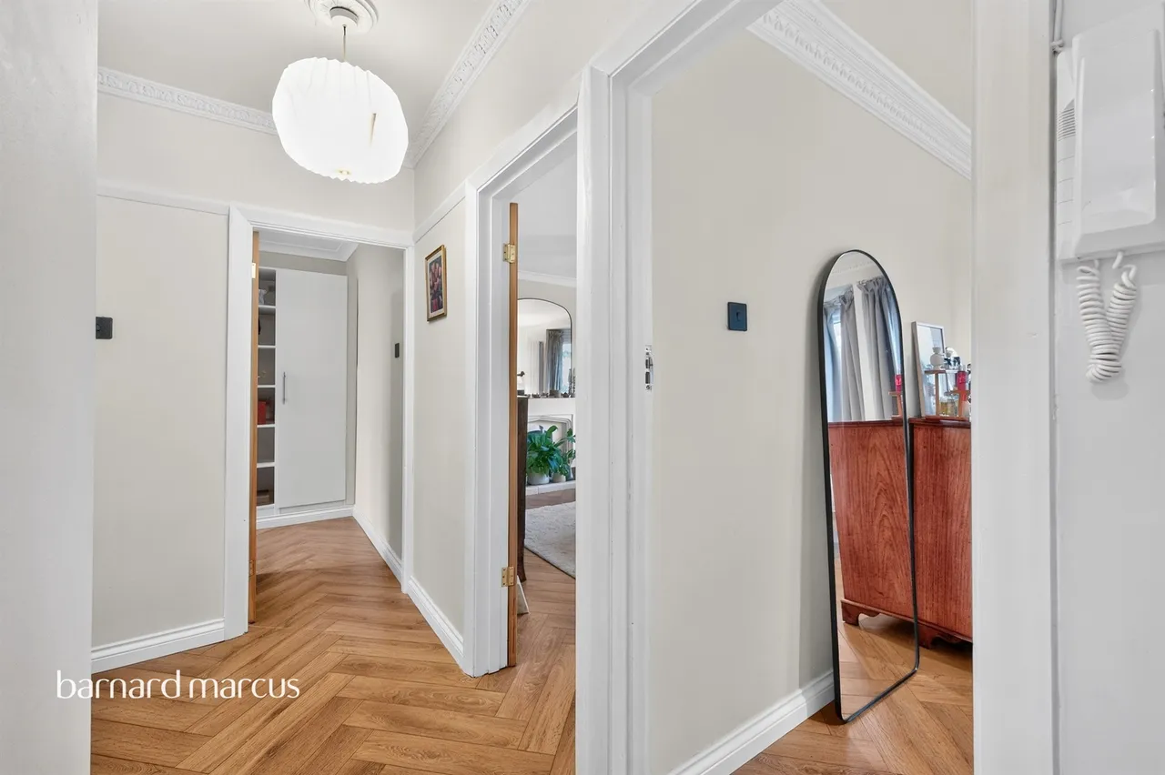 South Bank, Surbiton, KT6, photo 11