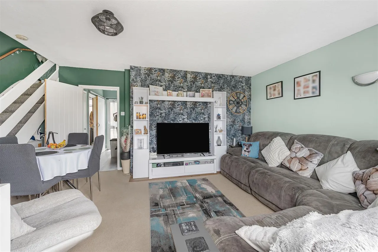 Buckle Close, Seaford, photo 21