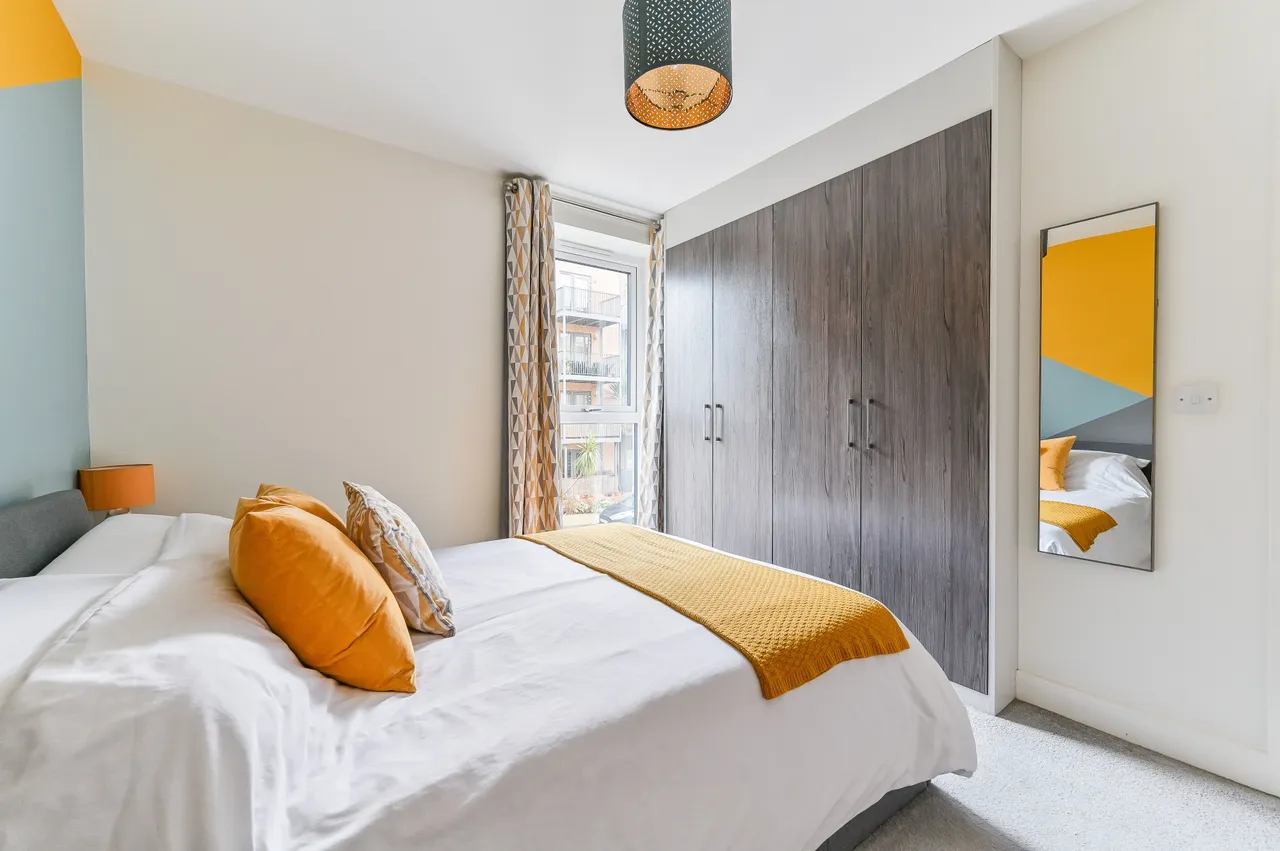Flat 18, Lambourne House, Apple Yard, London, photo 12