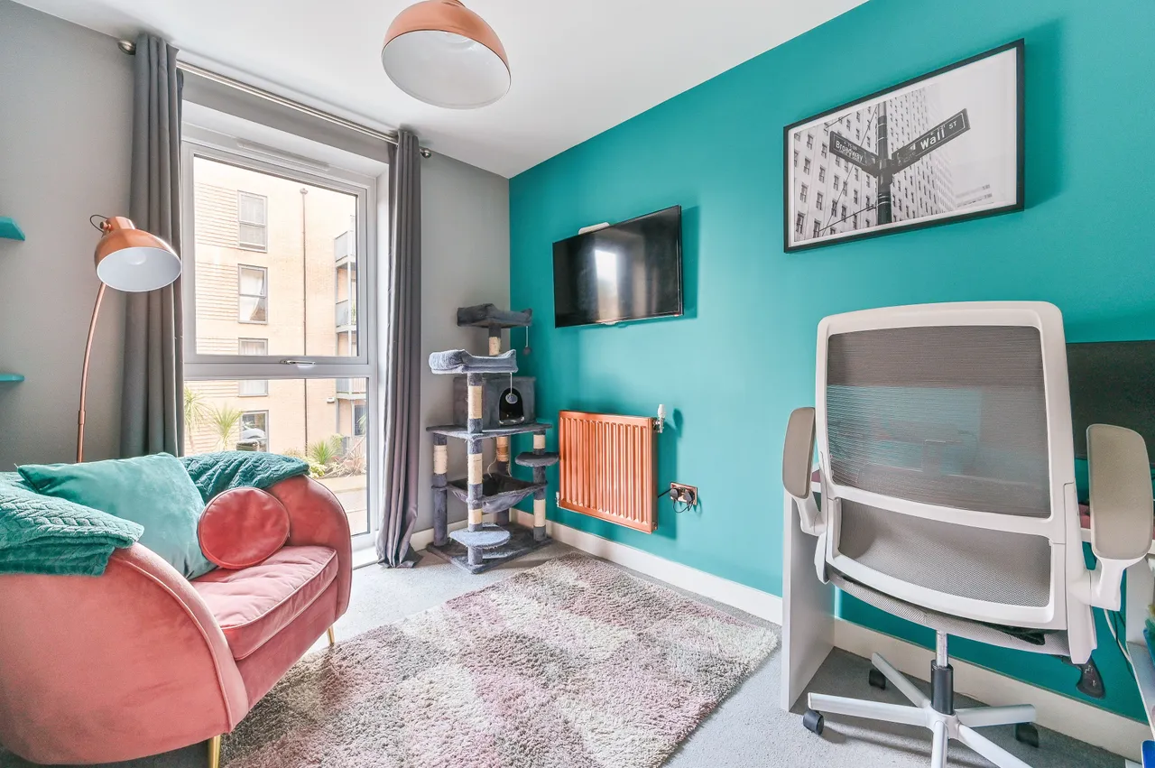 Flat 18, Lambourne House, Apple Yard, London, photo 5