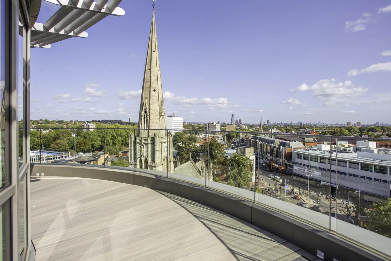 New Broadway, London, W5, photo 2