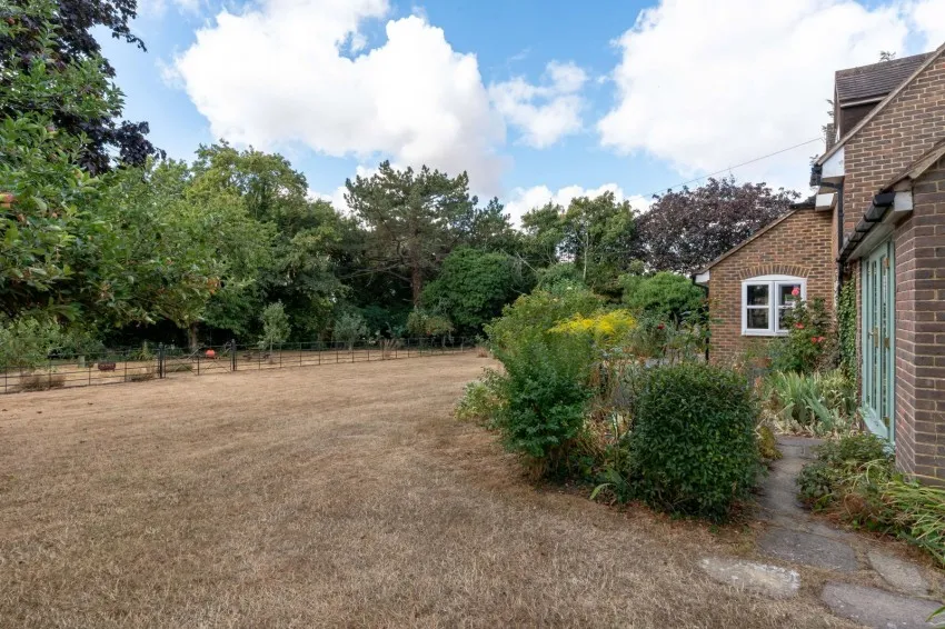 High Road, Brightwell-cum-Sotwell, OX10, photo 25