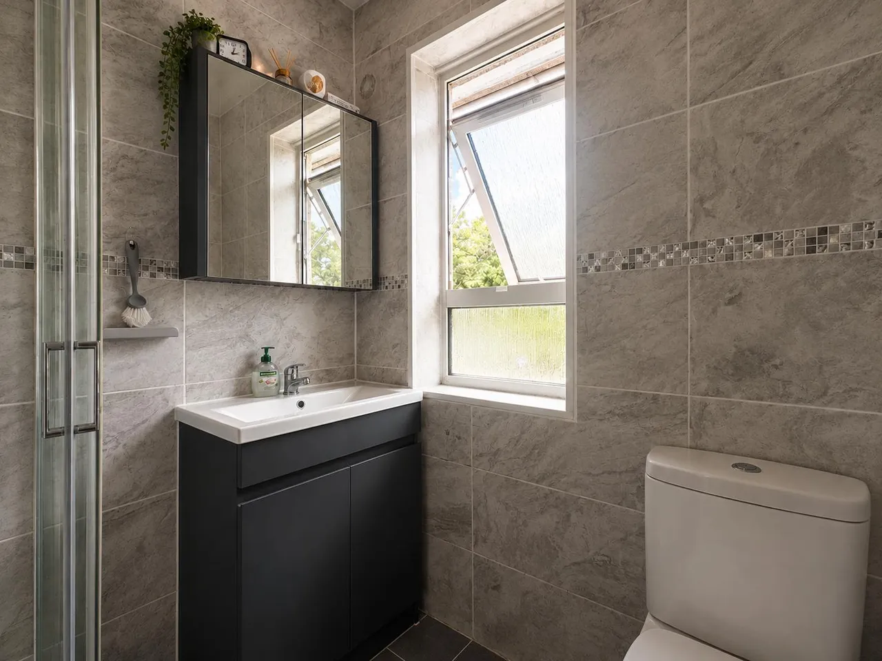 Denison Road, Feltham, TW13, photo 9