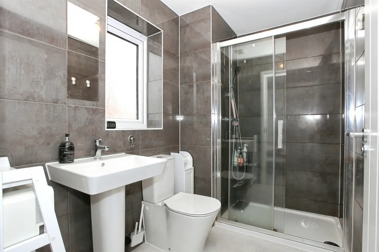 Banbury Drive, Hampton Water, Peterborough, photo 9