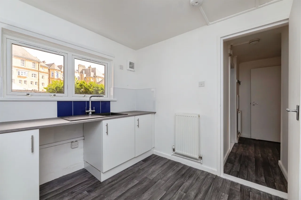 Westbury Road, Barking, photo 4