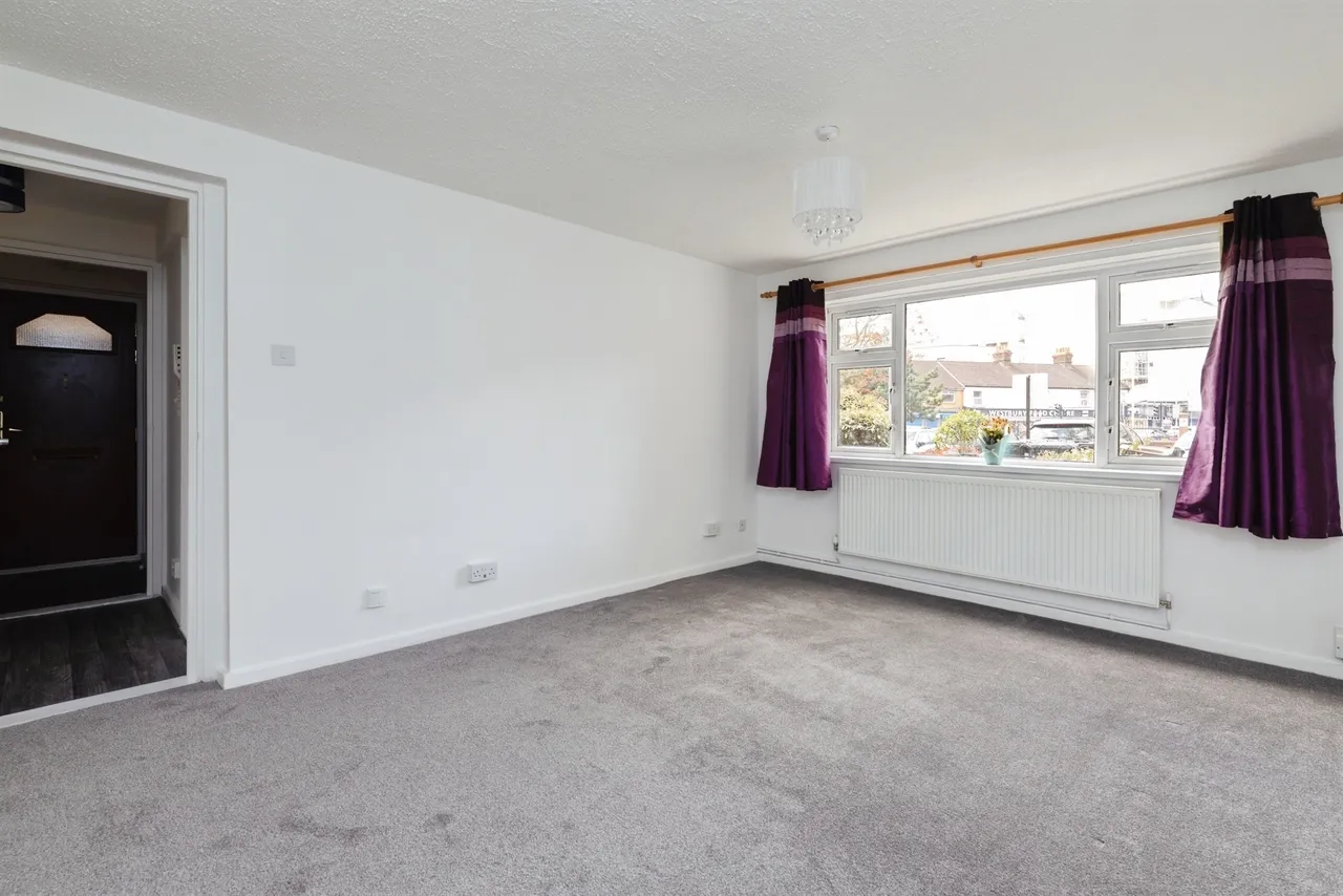Westbury Road, Barking, photo 7