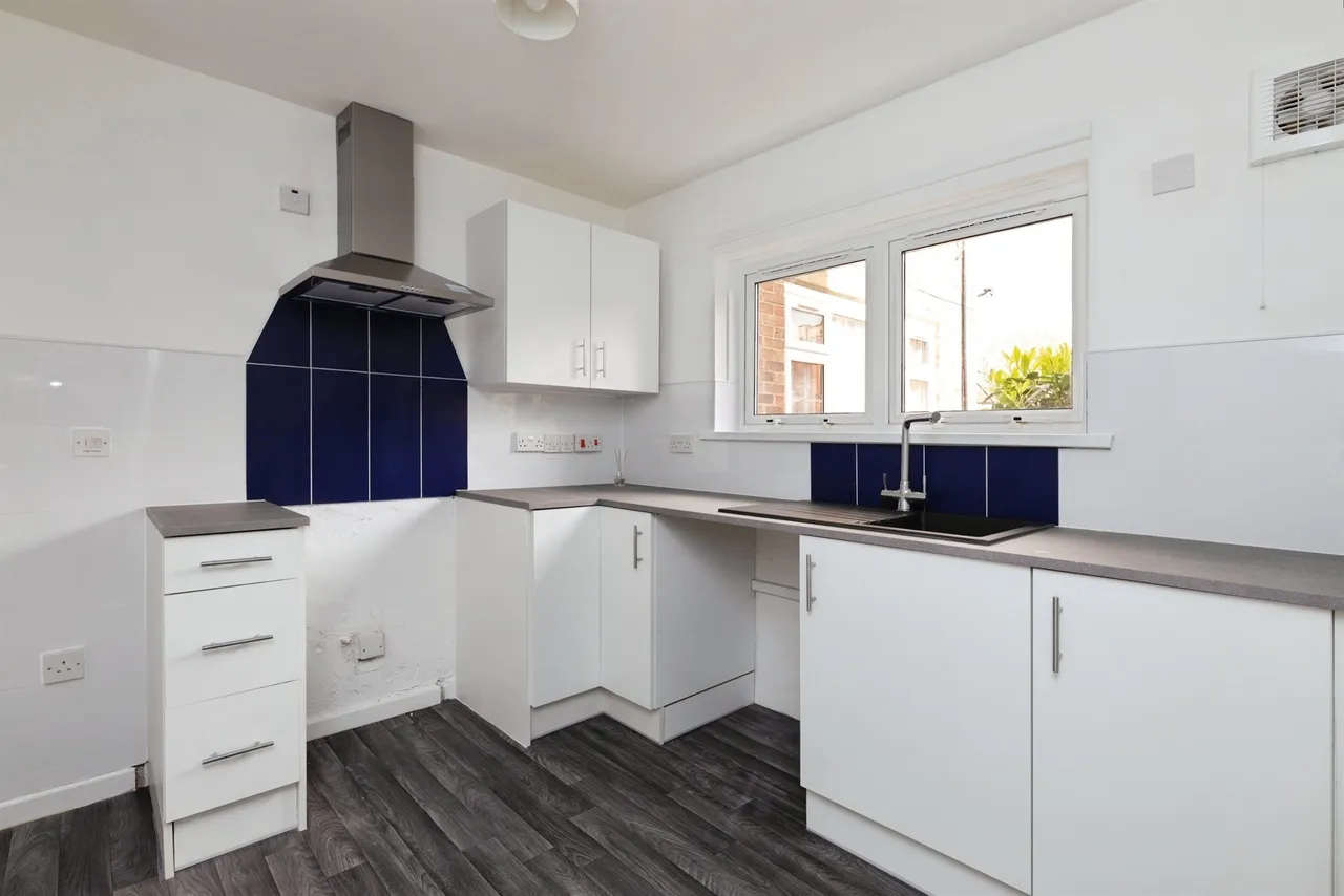 1 bed flat for sale — Westbury Road, Barking
