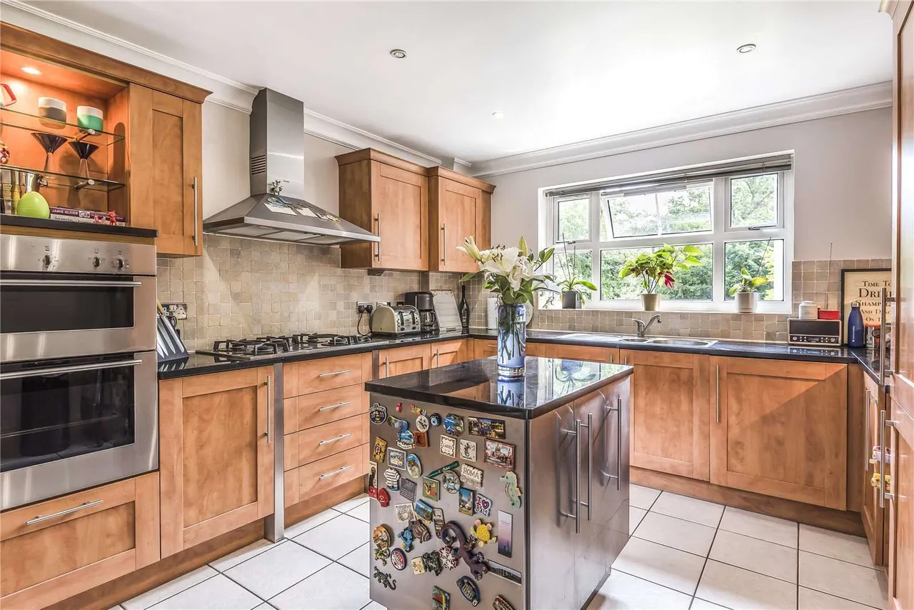 Lady Margaret Road, Sunningdale, SL5, photo 2