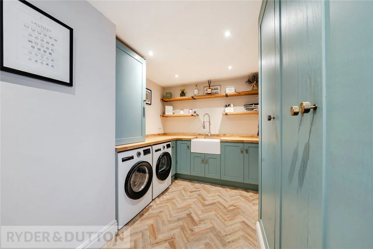 Wrenbury Drive, Burnedge, OL16, photo 10