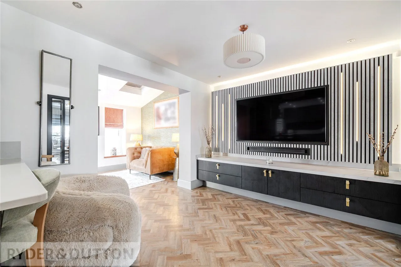 Wrenbury Drive, Burnedge, OL16, photo 4