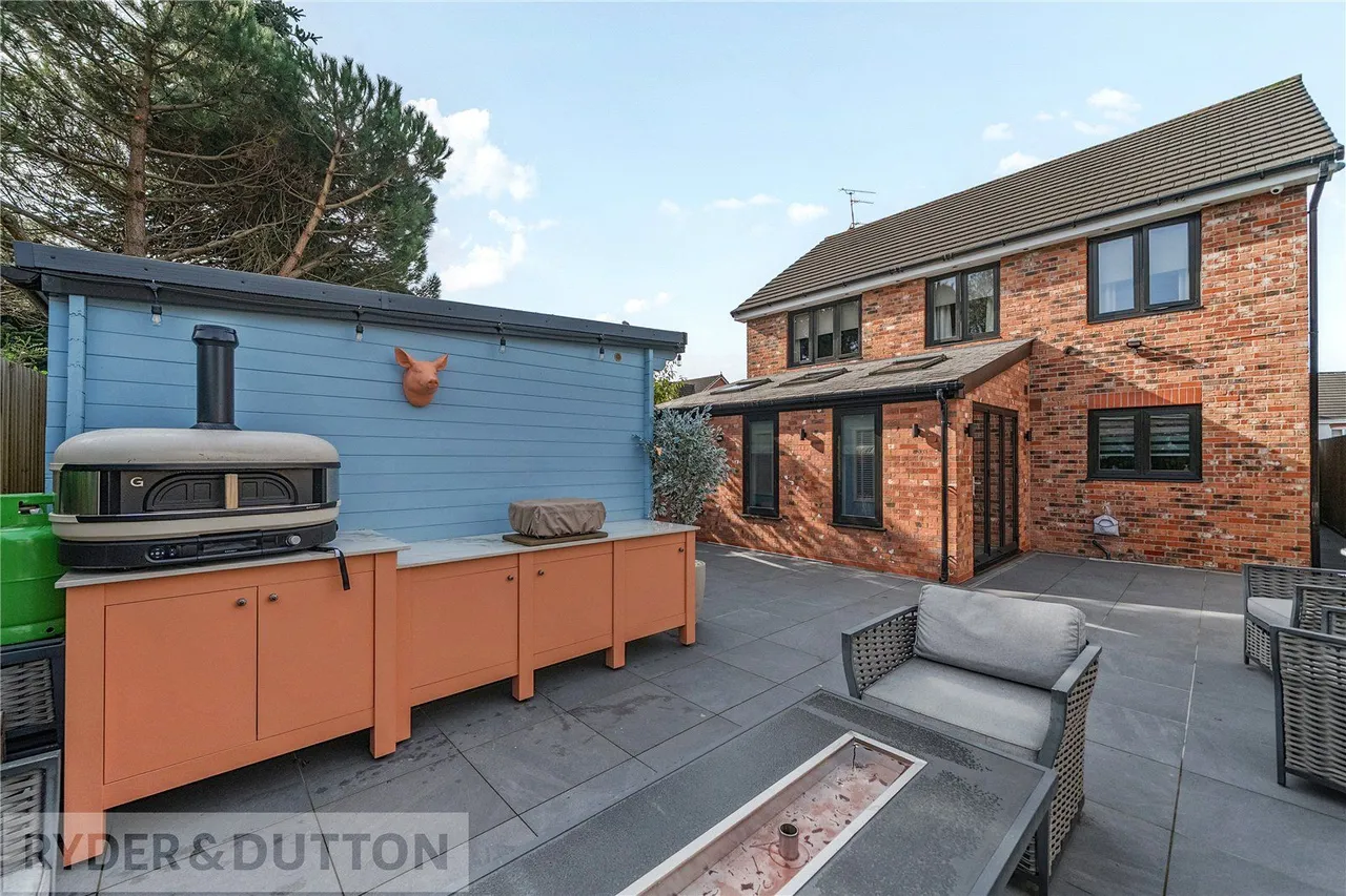 Wrenbury Drive, Burnedge, OL16, photo 19