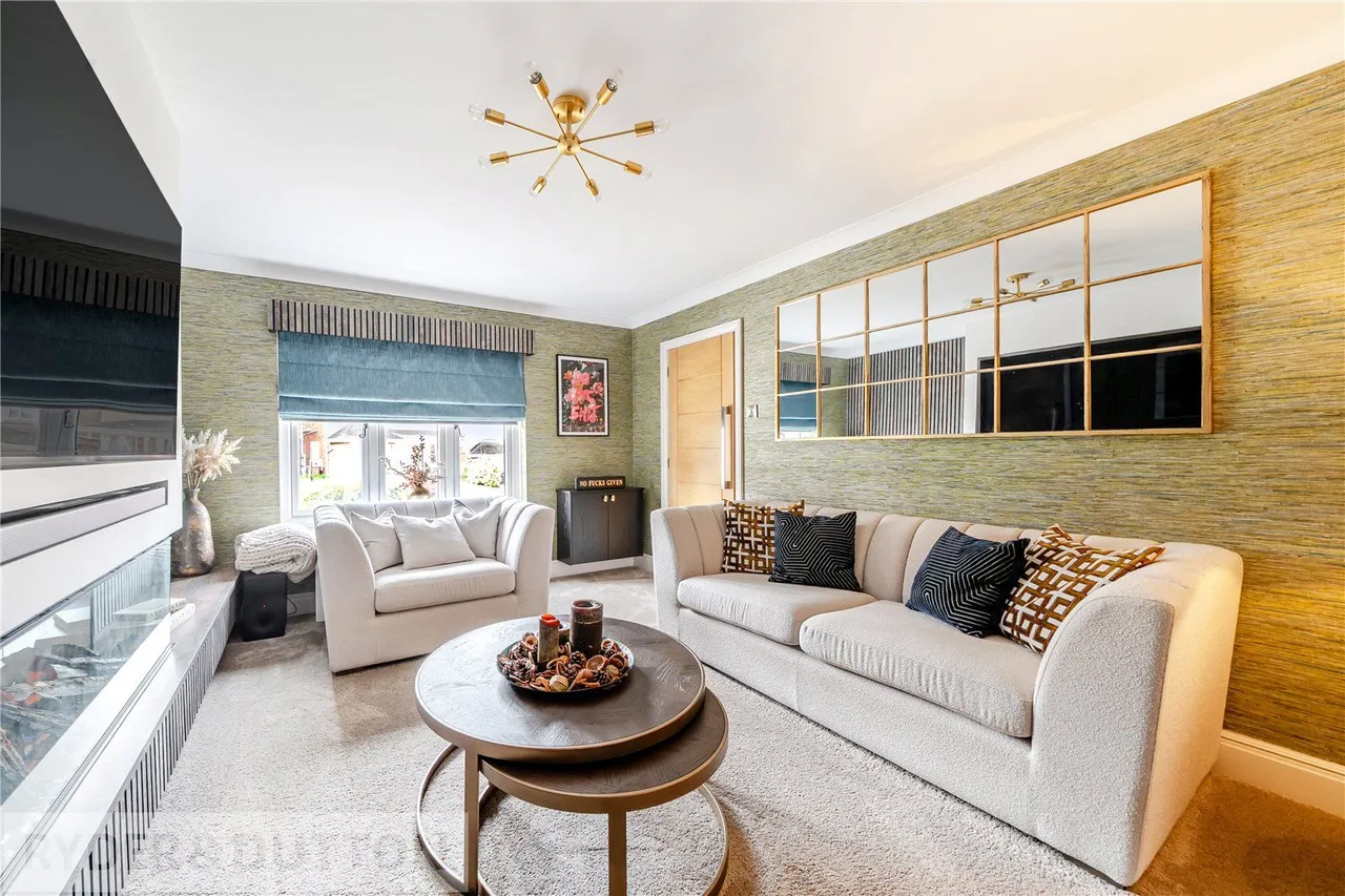 Wrenbury Drive, Burnedge, OL16, photo 5