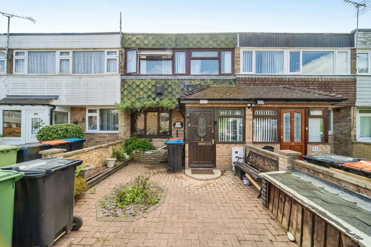 3 bed house for sale — Gairloch Avenue, Bletchley, Milton Keynes, MK2