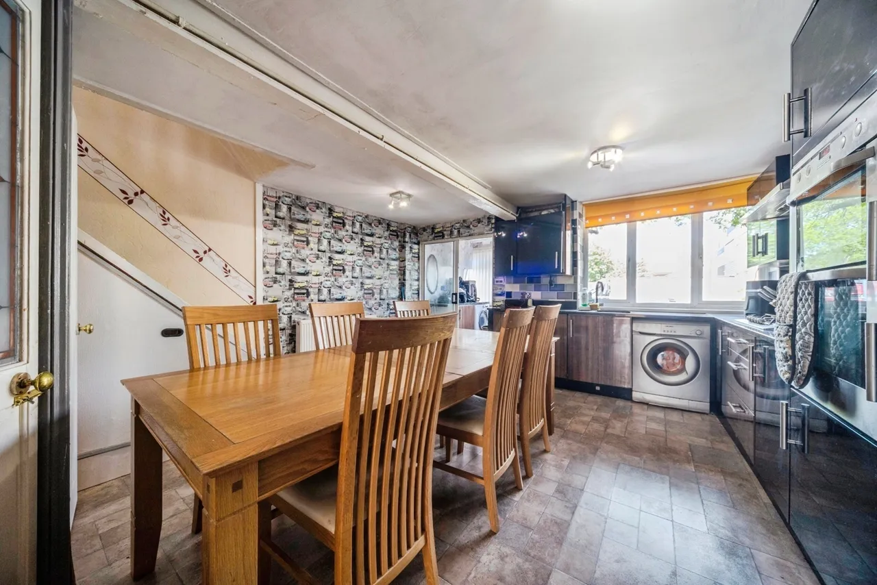 Gairloch Avenue, Bletchley, Milton Keynes, MK2, photo 2