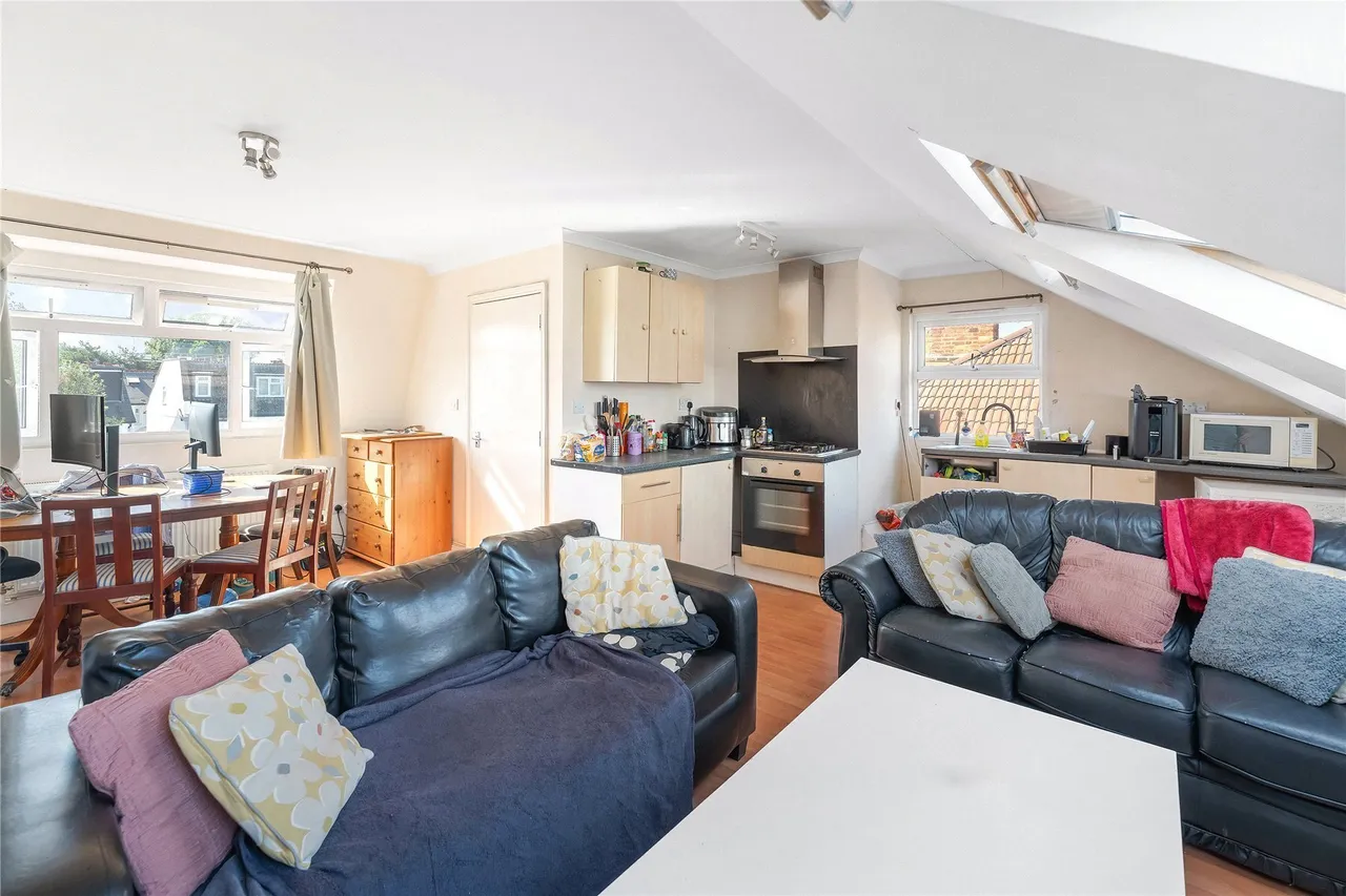 3 bed flat to rent — Montana Road, London, SW17