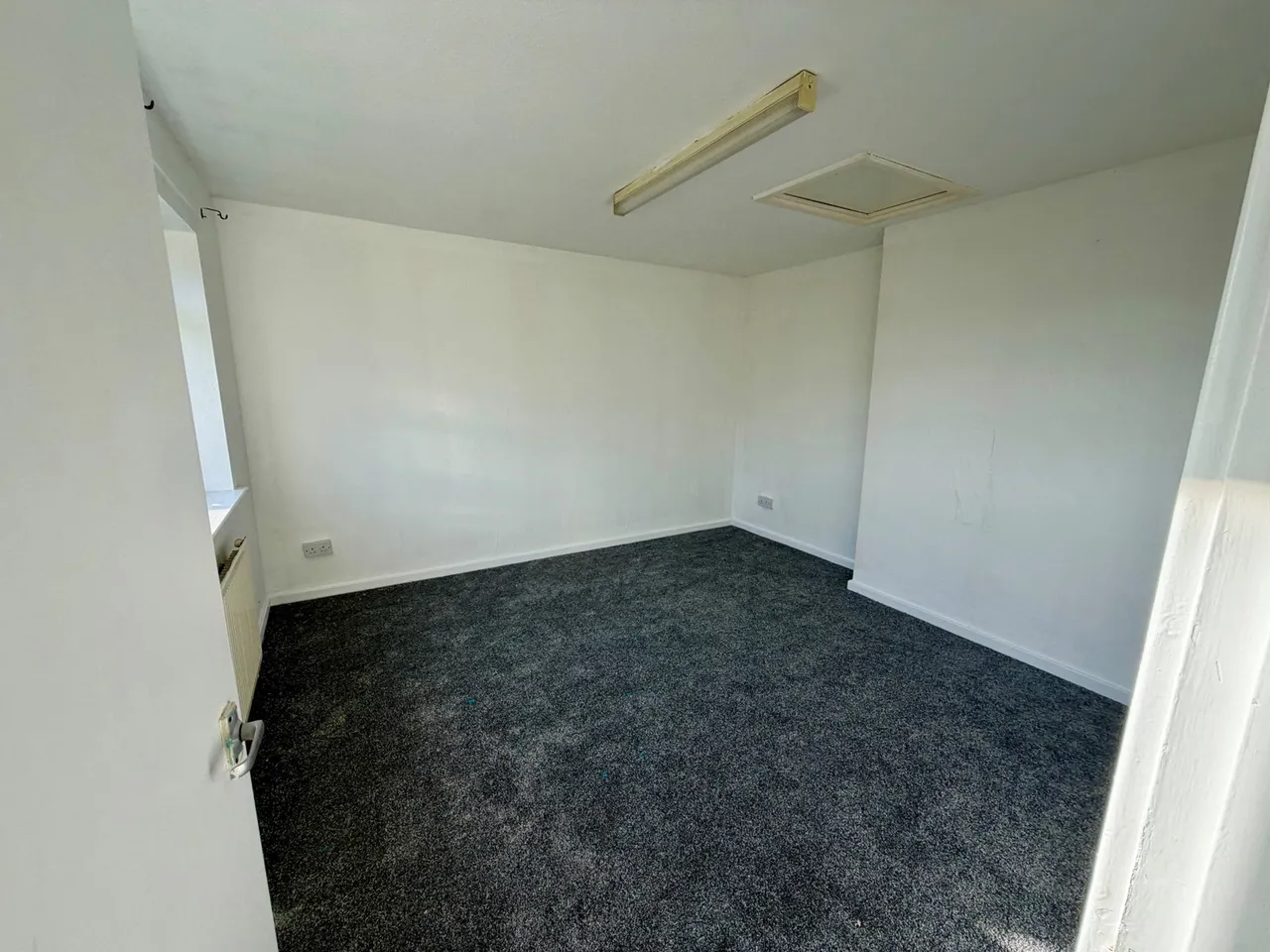 Willow Court, Newbridge, NP11, photo 4