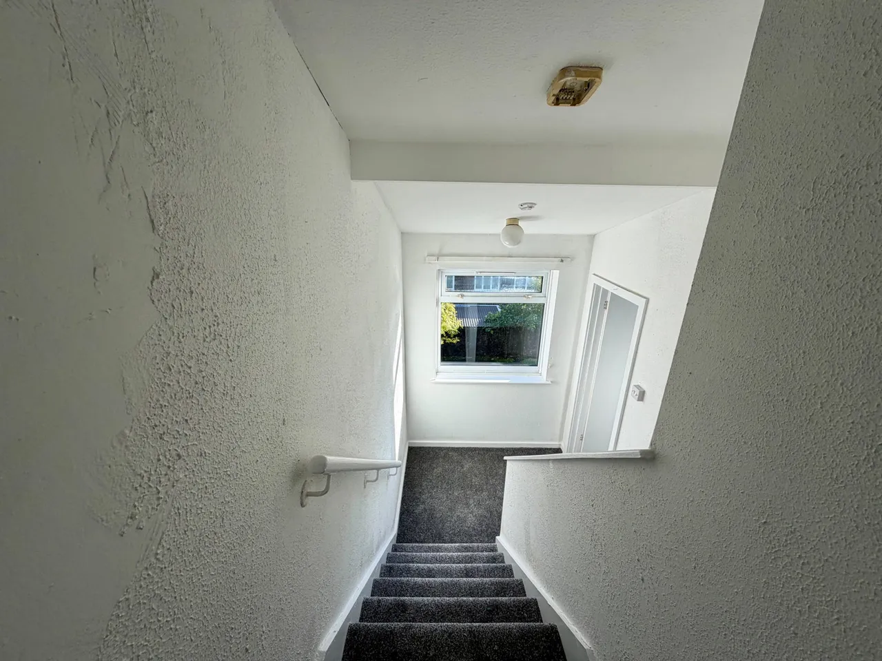 Willow Court, Newbridge, NP11, photo 9