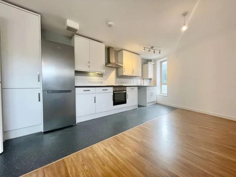 2 bed flat to rent — Westmoreland Road, London SE17 2BT
