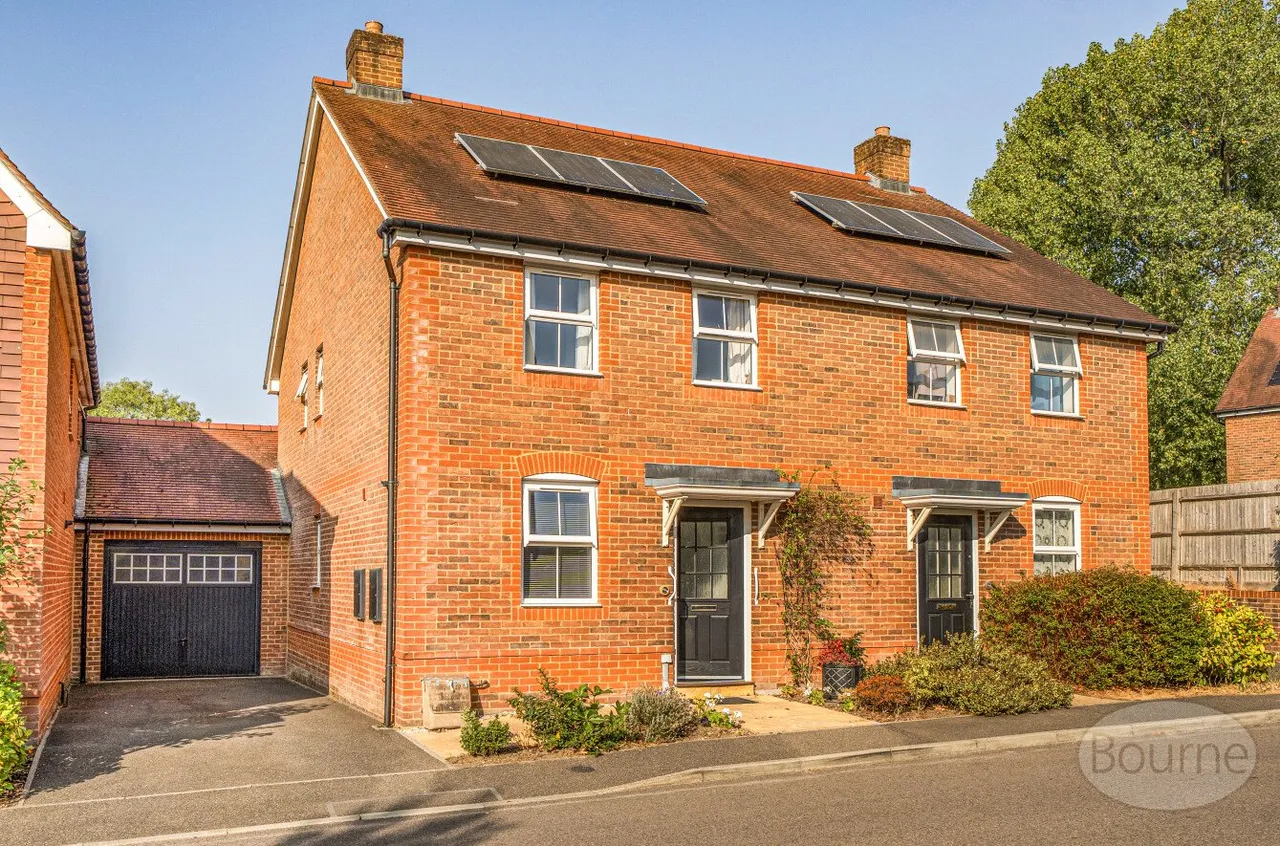 3 bed house for sale, Leachman Way, Petersfield, GU31