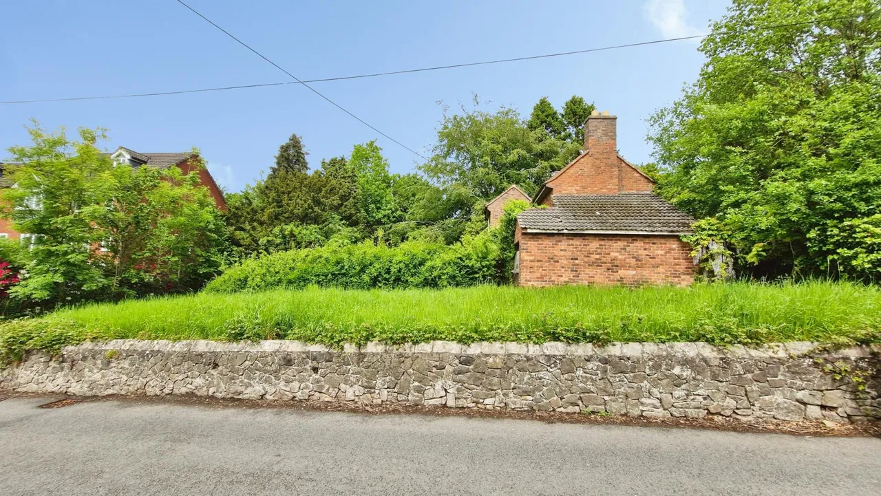 4 bed land (residential) for sale, Station Road, Telford, TF4