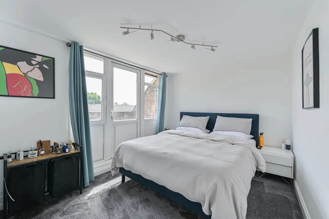 94 Crowhurst House, Aytoun Road, London, photo 4