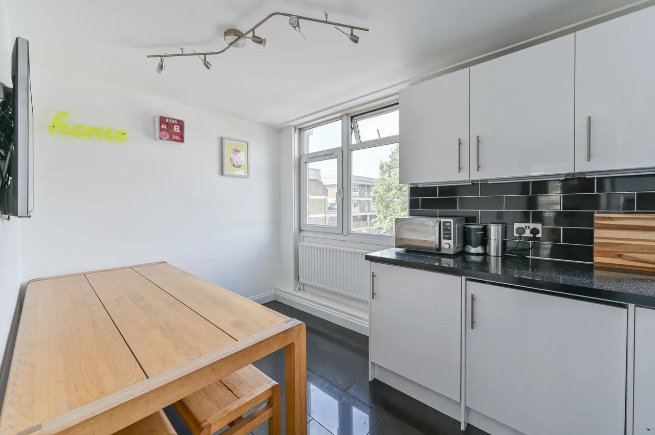 94 Crowhurst House, Aytoun Road, London, photo 7