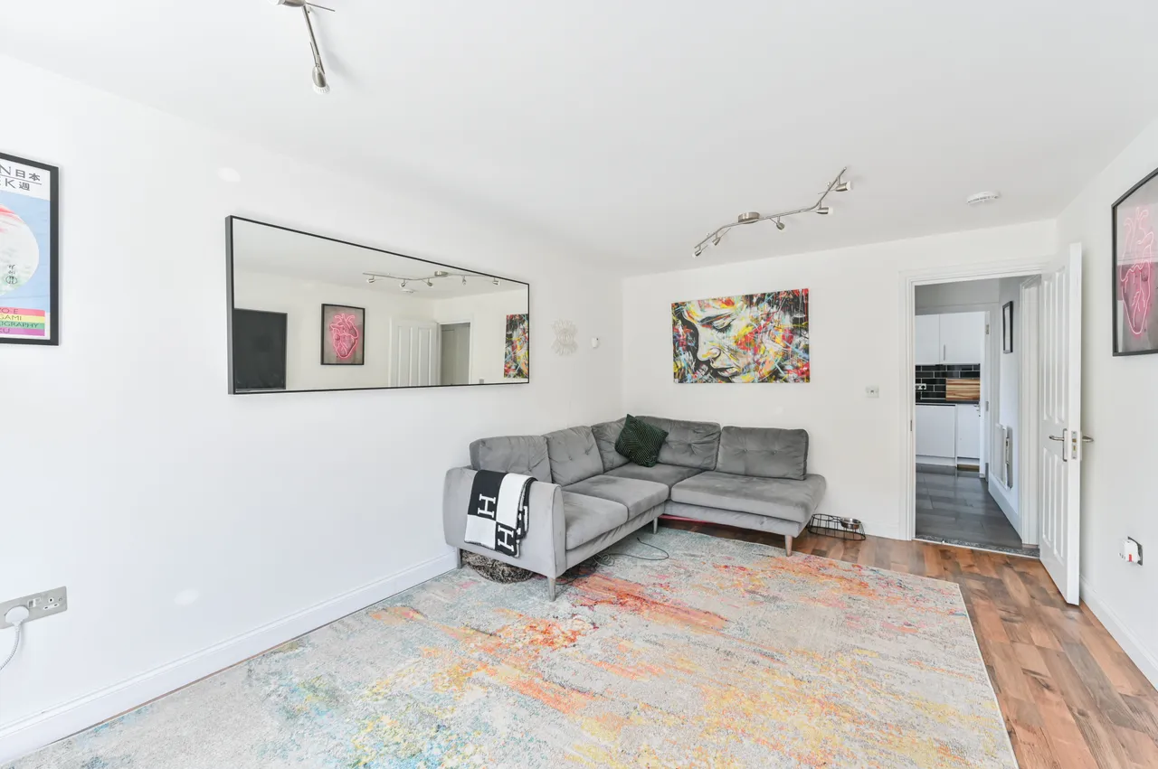 94 Crowhurst House, Aytoun Road, London, photo 6